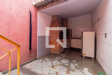 Casa à venda com 157m², 3 quartos e 6 vagas Casa à venda com 157m², 3 quartos e 6 vagasÁrea comum - Churrasqueira