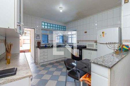 Casa à venda com 157m², 3 quartos e 6 vagas Casa à venda com 157m², 3 quartos e 6 vagasCozinha