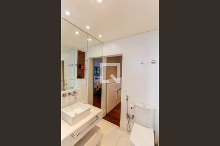 Apartamento à venda com 142m², 3 quartos e 2 vagas Apartamento à venda com 142m², 3 quartos e 2 vagasBanheiro da Suíte