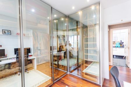 Apartamento à venda com 142m², 3 quartos e 2 vagas Apartamento à venda com 142m², 3 quartos e 2 vagasQuarto 1