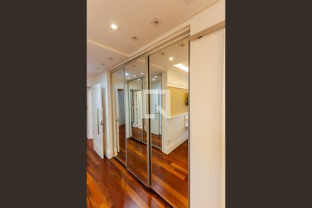 Apartamento à venda com 142m², 3 quartos e 2 vagas Apartamento à venda com 142m², 3 quartos e 2 vagasSuíte