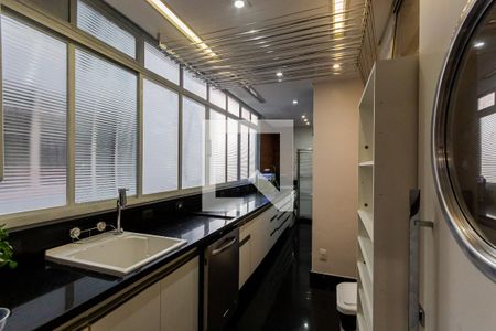 Apartamento à venda com 142m², 3 quartos e 2 vagas Apartamento à venda com 142m², 3 quartos e 2 vagasÁrea de Serviço