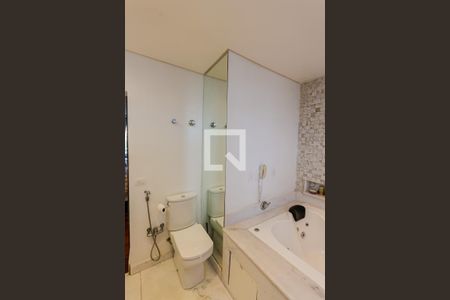 Apartamento à venda com 142m², 3 quartos e 2 vagas Apartamento à venda com 142m², 3 quartos e 2 vagasBanheiro da Suíte