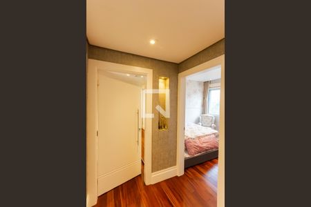 Apartamento à venda com 142m², 3 quartos e 2 vagas Apartamento à venda com 142m², 3 quartos e 2 vagasHall