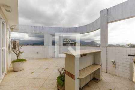 Apartamento à venda com 133m², 2 quartos e 3 vagasCobertura