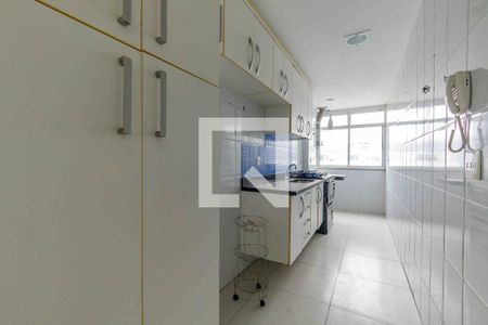 Apartamento à venda com 133m², 2 quartos e 3 vagasCozinha