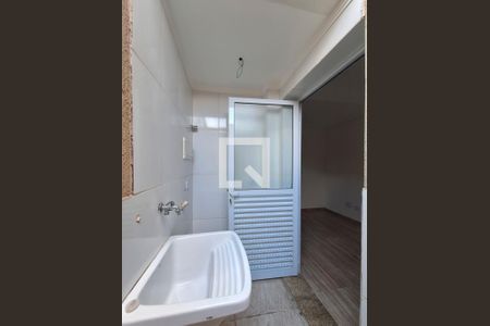 Casa de condomínio à venda com 57m², 2 quartos e 2 vagas Casa de condomínio à venda com 57m², 2 quartos e 2 vagasÁrea de Serviço