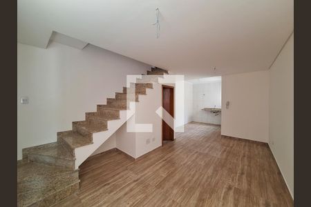 Casa de condomínio à venda com 57m², 2 quartos e 2 vagas Casa de condomínio à venda com 57m², 2 quartos e 2 vagasSala