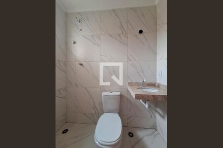 Casa de condomínio à venda com 57m², 2 quartos e 2 vagas Casa de condomínio à venda com 57m², 2 quartos e 2 vagasBanheiro Quarto 2