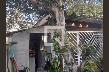 Casa à venda com 60m², 2 quartos e 1 vaga Casa à venda com 60m², 2 quartos e 1 vagaQuintal