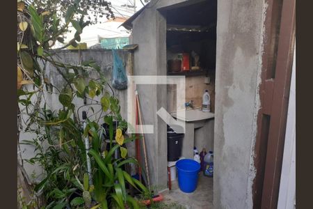 Casa à venda com 60m², 2 quartos e 1 vaga Casa à venda com 60m², 2 quartos e 1 vagaQuintal