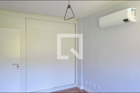 Quarto 02 de apartamento para alugar com 3 quartos, 115m² em Itacorubi, Florianópolis