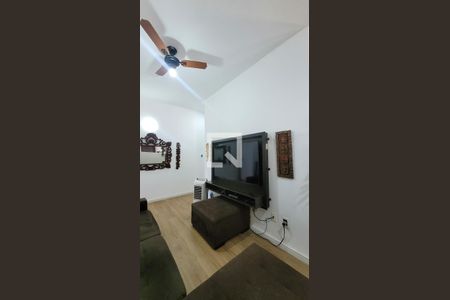 Casa à venda com 285m², 4 quartos e 4 vagasSala de TV