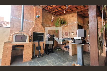 Casa à venda com 285m², 4 quartos e 4 vagasÁrea externa