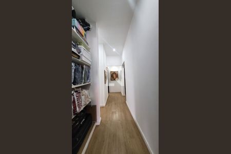 Casa à venda com 285m², 4 quartos e 4 vagasHall dos Quartos