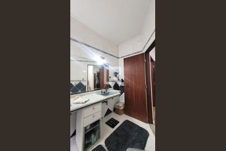 Casa à venda com 285m², 4 quartos e 4 vagasBanheiro da Suíte 1