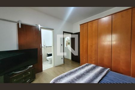Casa à venda com 285m², 4 quartos e 4 vagasSuíte 3