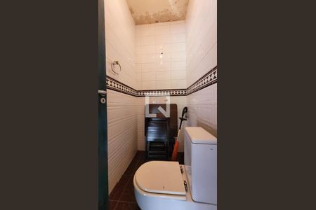 Casa à venda com 285m², 4 quartos e 4 vagasBanheiro Externo