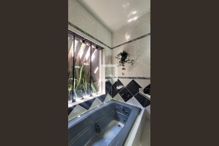 Casa à venda com 285m², 4 quartos e 4 vagasBanheiro da Suíte 1