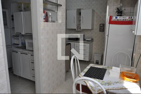 Apartamento à venda com 60m², 2 quartos e sem vagaCozinha