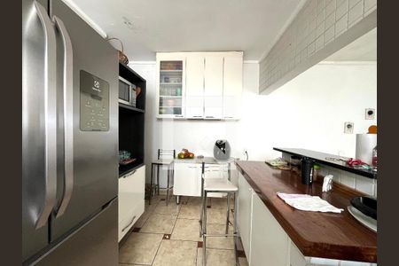 Casa para alugar com 300m², 5 quartos e 3 vagas Casa para alugar com 300m², 5 quartos e 3 vagasCozinha