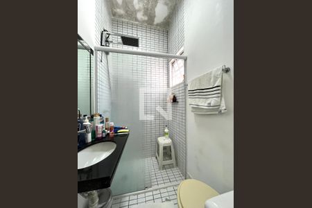 Casa para alugar com 300m², 5 quartos e 3 vagas Casa para alugar com 300m², 5 quartos e 3 vagasBanheiro Corredor