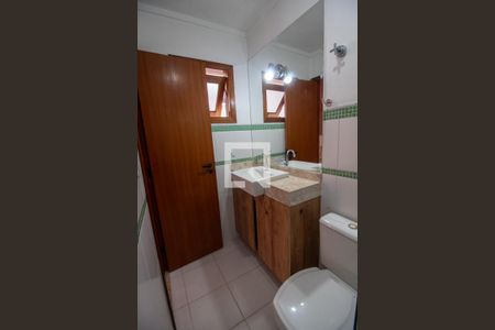 Casa à venda com 258m², 3 quartos e 4 vagasBanheiro do Quarto 2