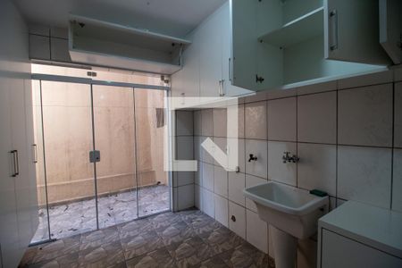 Casa à venda com 258m², 3 quartos e 4 vagasÁrea de Serviço