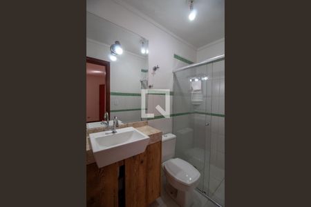 Casa à venda com 258m², 3 quartos e 4 vagasBanheiro do Quarto 2