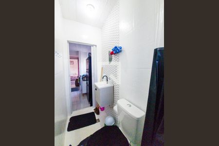 Banheiro de casa de condomínio para alugar com 1 quarto, 29m² em Marechal Hermes, Rio de Janeiro
