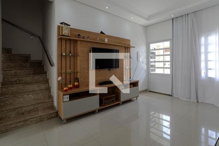 Sala de Estar de casa para alugar com 4 quartos, 142m² em Jardim Sao Pedro, Mogi das Cruzes