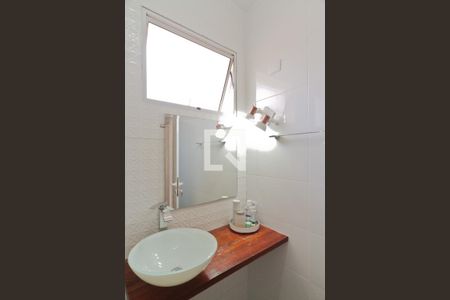 Casa à venda com 162m², 3 quartos e 3 vagas Casa à venda com 162m², 3 quartos e 3 vagasBanheiro