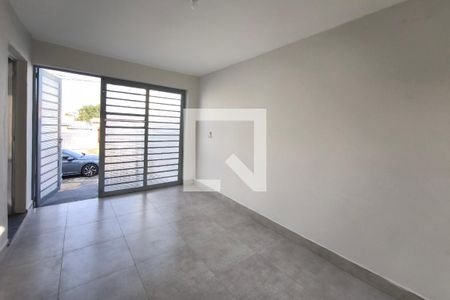 Quintal - Garagem de casa à venda com 3 quartos, 148m² em Vila Marieta, Campinas