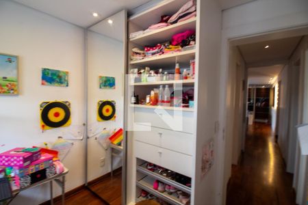 Apartamento à venda com 130m², 3 quartos e 2 vagasQuarto 1