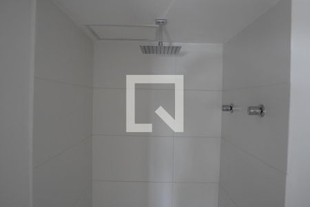 Banheiro de kitnet/studio à venda com 1 quarto, 24m² em Pinheiros, São Paulo