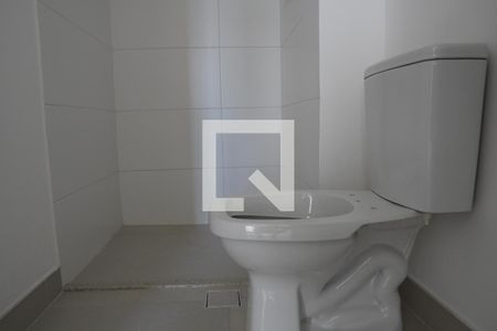 Banheiro de kitnet/studio à venda com 1 quarto, 24m² em Pinheiros, São Paulo