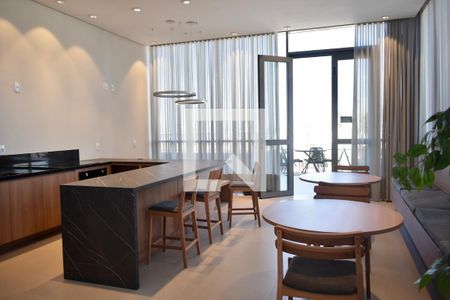 Apartamento à venda com 108m², 3 quartos e 2 vagas Apartamento à venda com 108m², 3 quartos e 2 vagasÁrea comum - Salão de festas