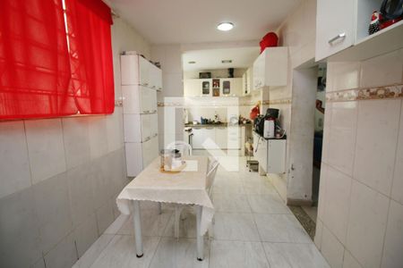 Casa à venda com 150m², 4 quartos e 2 vagasCozinha