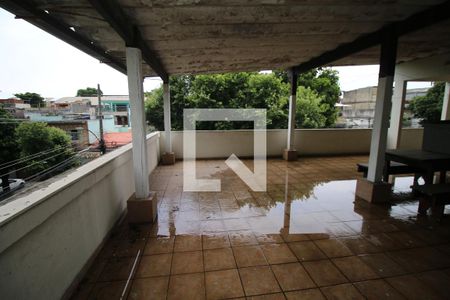 Casa à venda com 150m², 4 quartos e 2 vagasTerraço