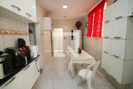 Casa à venda com 150m², 4 quartos e 2 vagasCozinha