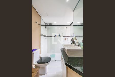 Apartamento à venda com 242m², 3 quartos e 3 vagasBanheiro da Suíte