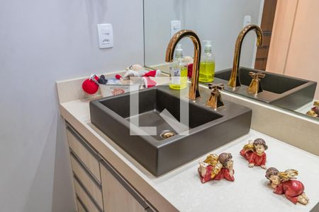 Apartamento à venda com 242m², 3 quartos e 3 vagasBanheiro Social Segundo Andar