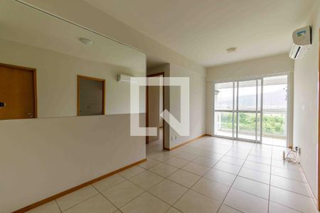 Sala de apartamento para alugar com 2 quartos, 75m² em Recreio dos Bandeirantes, Rio de Janeiro