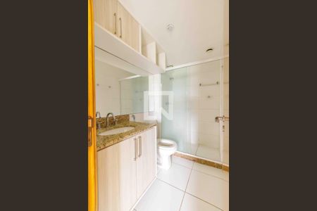 Apartamento para alugar com 75m², 2 quartos e 1 vaga Apartamento para alugar com 75m², 2 quartos e 1 vagaBanheiro da Suíte