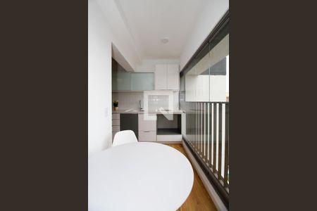 Varanda e Cozinha de kitnet/studio para alugar com 1 quarto, 34m² em Pinheiros, São Paulo