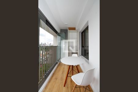 Varanda e Cozinha de kitnet/studio para alugar com 1 quarto, 34m² em Pinheiros, São Paulo