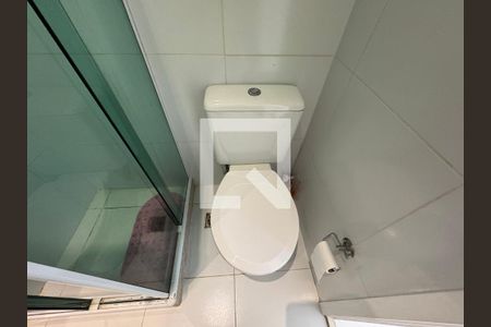 Casa de condomínio à venda com 260m², 5 quartos e 2 vagas Casa de condomínio à venda com 260m², 5 quartos e 2 vagasSuíte 5 - Banheiro