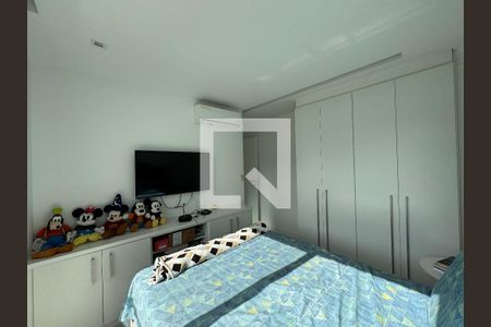 Casa de condomínio à venda com 260m², 5 quartos e 2 vagas Casa de condomínio à venda com 260m², 5 quartos e 2 vagasSuíte 3