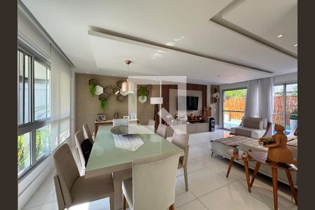 Sala de casa de condomínio à venda com 5 quartos, 260m² em Recreio dos Bandeirantes, Rio de Janeiro