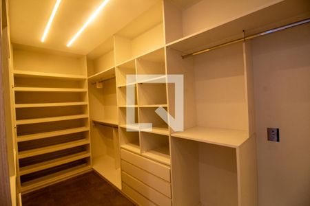 Apartamento à venda com 90m², 1 quarto e 2 vagas Apartamento à venda com 90m², 1 quarto e 2 vagasCloset